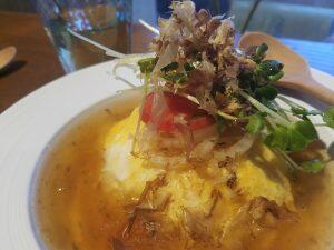 完熟したシュガートマトの甘みや旨みが楽しめるトマトソースは、アレンジ次第で色んな料理が作れるんですよ!