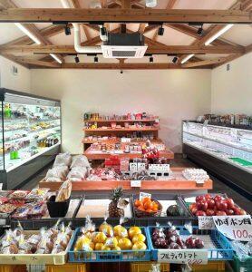 食料品店では、生鮮食品やお惣菜、加工品などを販売