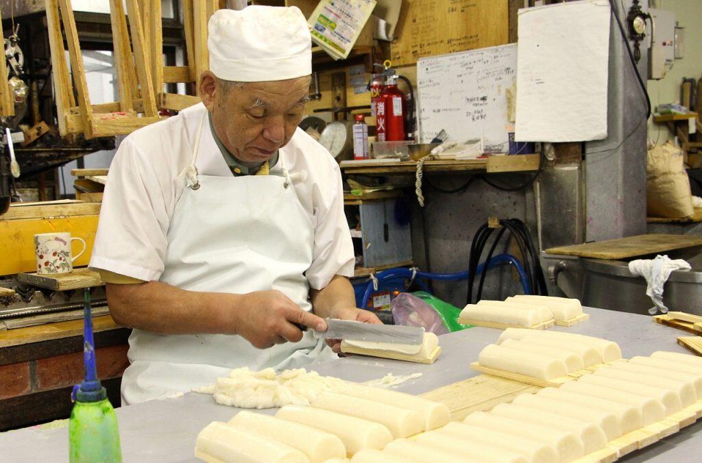 素材と手作りにこだわった「山本かまぼこ店」の美味しい逸品!