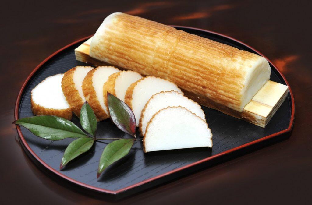 昔ながらの懐かしい味わいが人気の「板付かまぼこ」