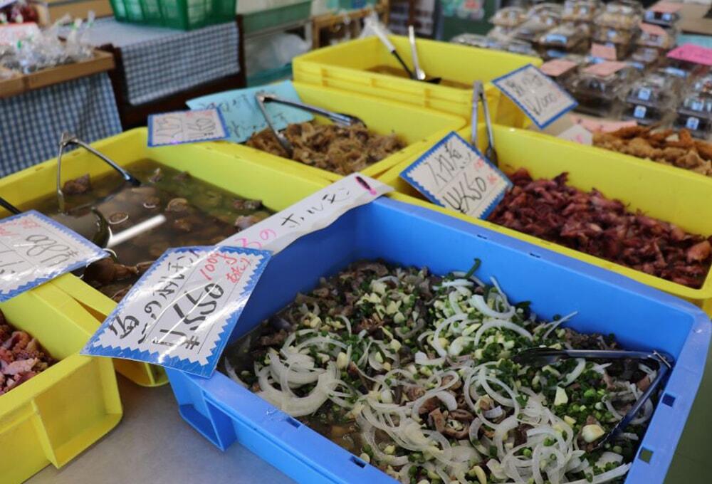ヤマシン西岡鮮魚店（実店舗）内で販売されているお惣菜の写真