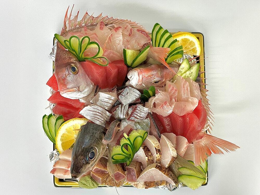 旬の魚を使った刺身の盛り合わせの写真/ヤマシン西岡鮮魚店