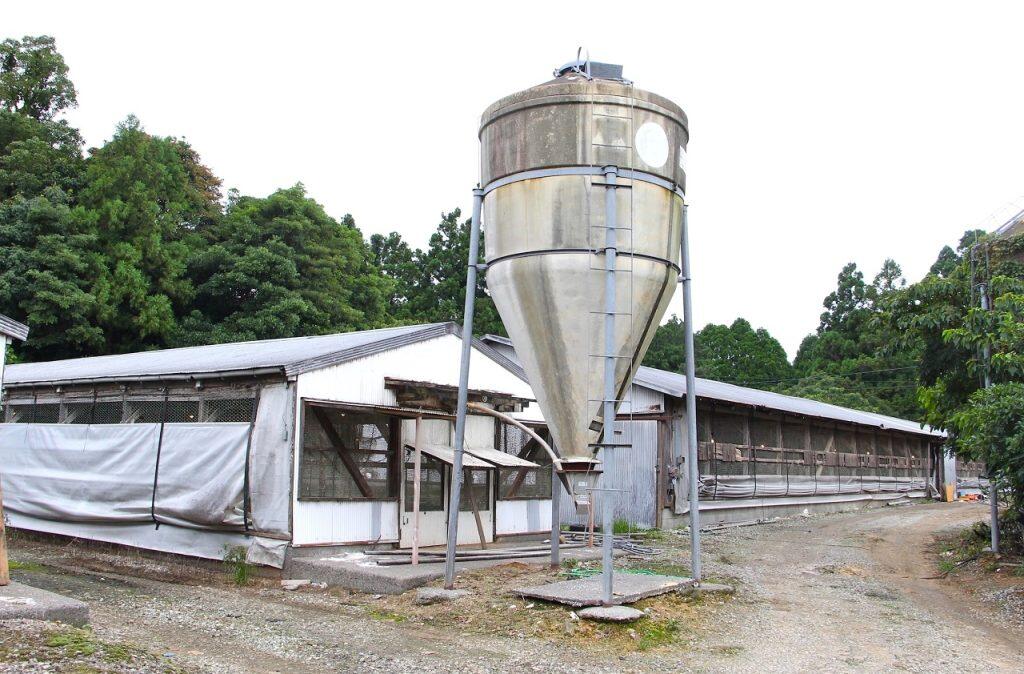 「米ヶ岡鶏」が育てられているのは、高知県奈半利町の北東部に位置する米ヶ岡地区