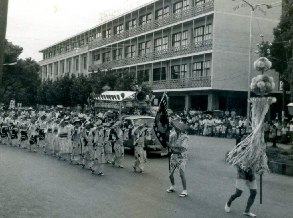 記念すべき第1回目の参加団体は21チーム、人数は約750人