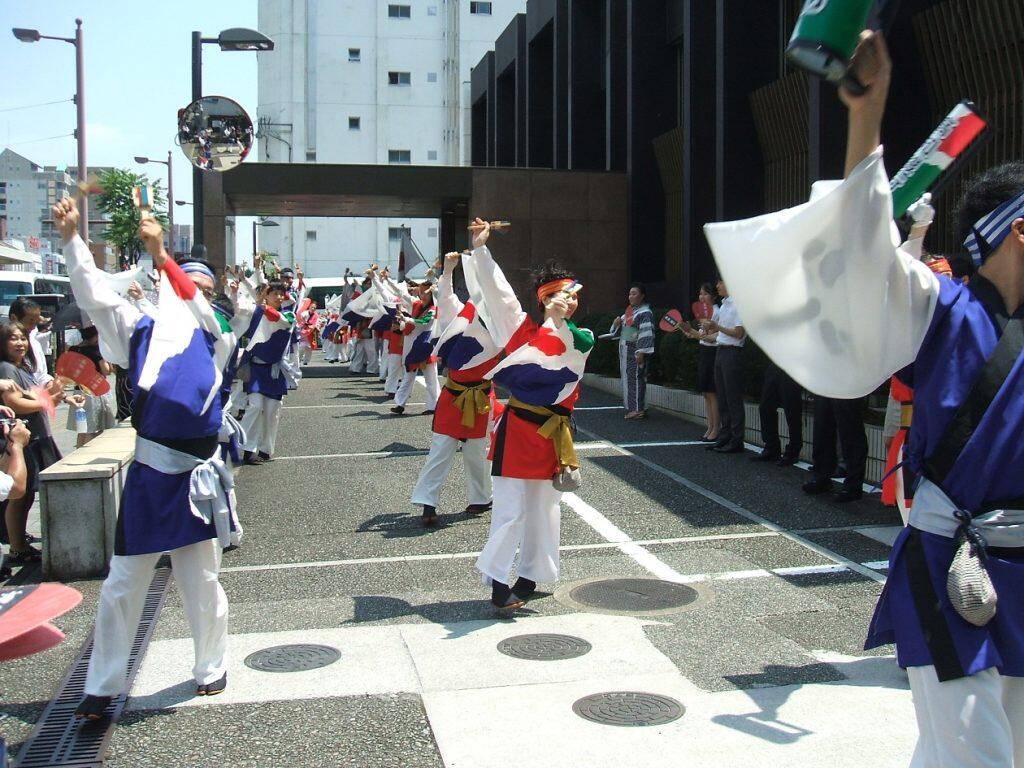 踊る人も見る人も、高知最大のお祭りを楽しんでいってや！！