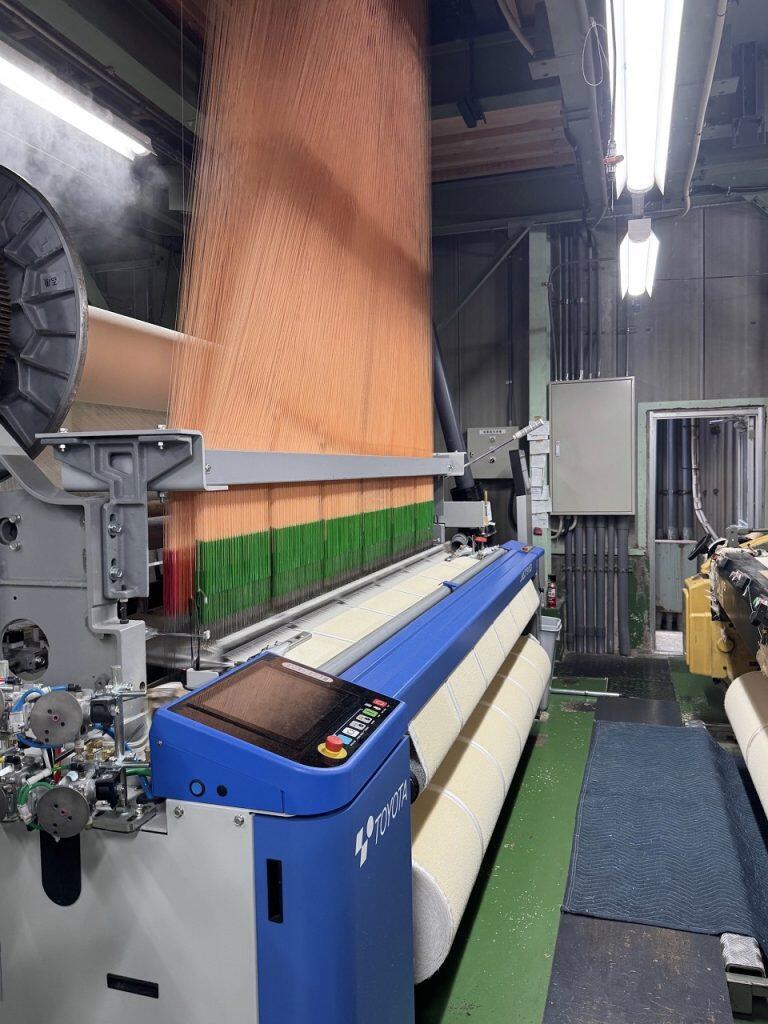 身体に触れるパイル部分には、国内の紡績工場で作られた糸を使用