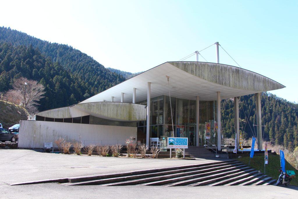 訪れたのは梼原町のまちから車で約5分、大自然に囲まれた「雲の上のホテル」