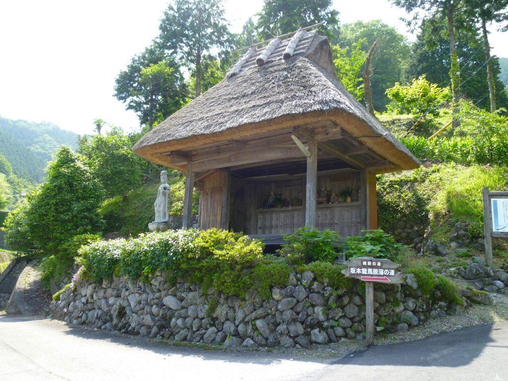 藩政時代からあったといわれる茶堂(ちゃどう)